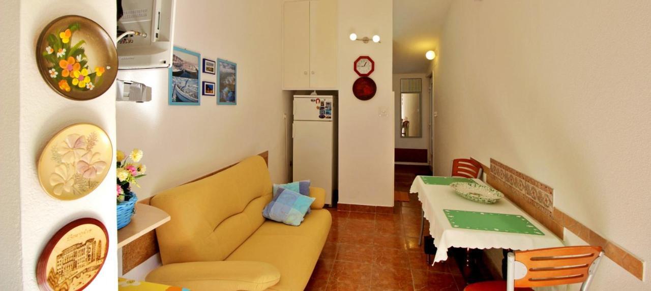 Seaside Apartment Omiš Exterior foto