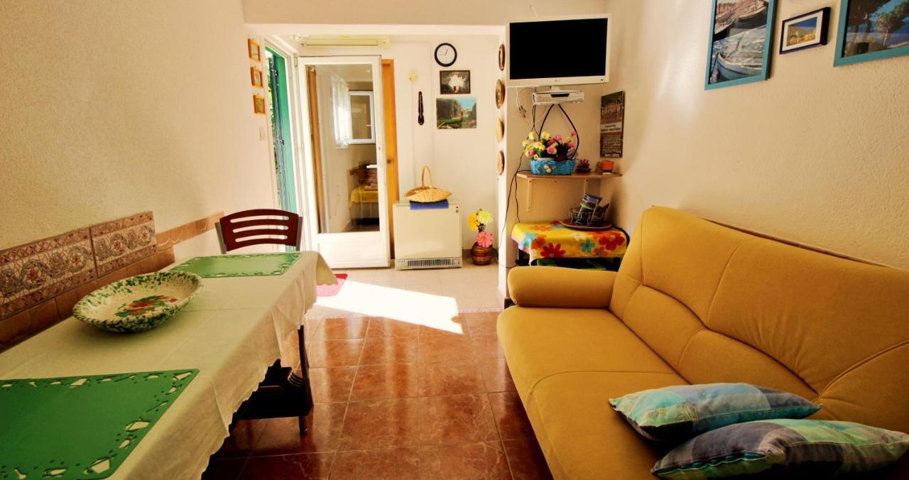 Seaside Apartment Omiš Exterior foto